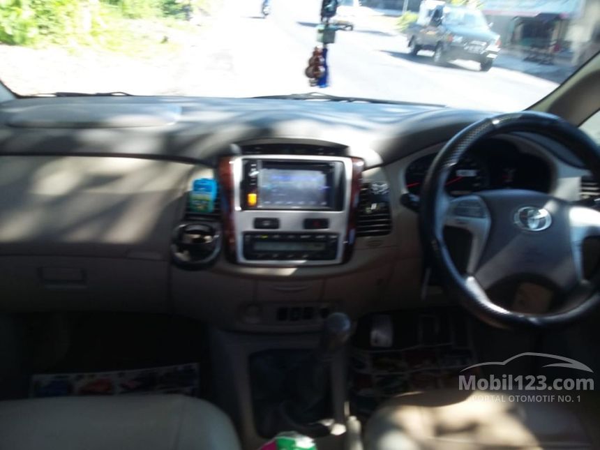 2013 Toyota Kijang Innova V MPV