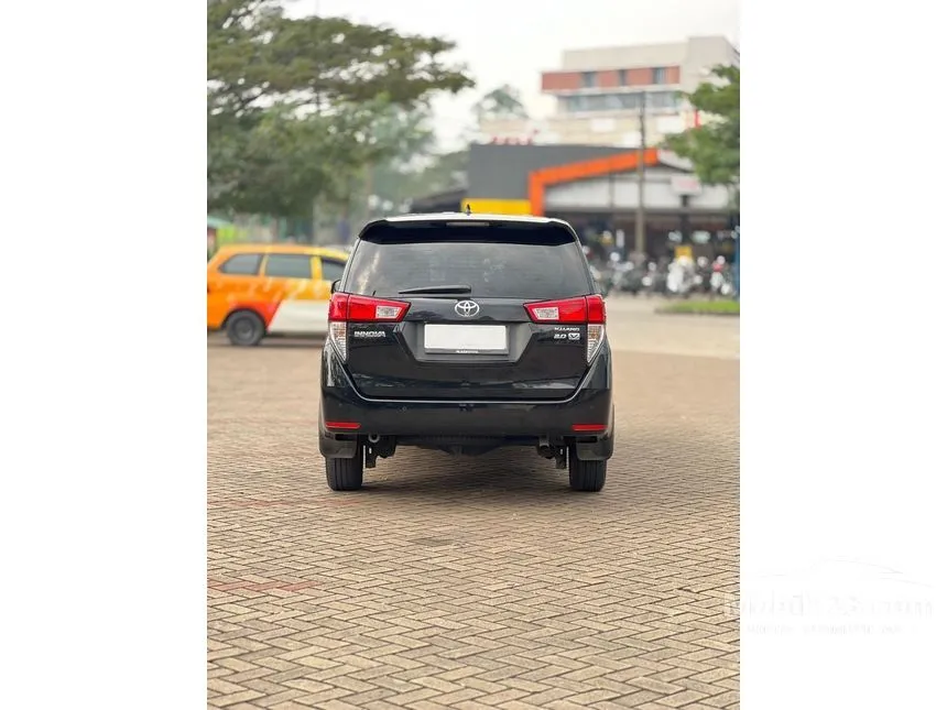 2022 Toyota Kijang Innova V Luxury MPV