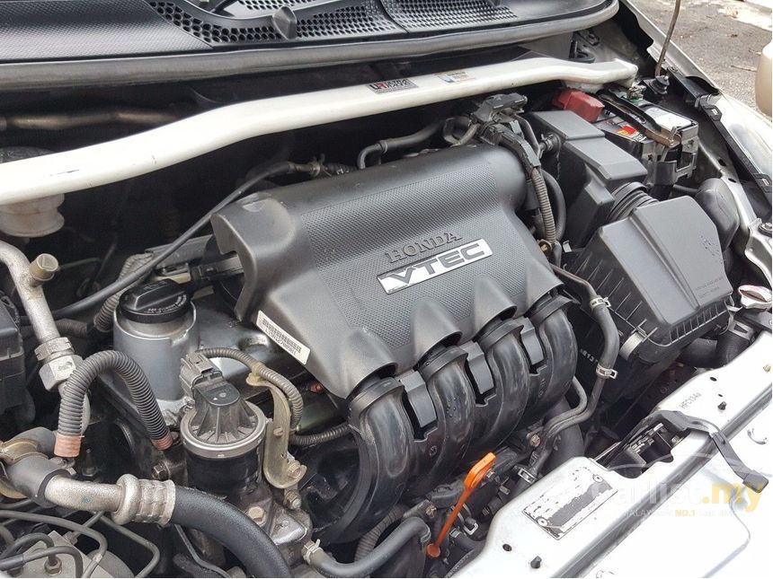 Honda Jazz 2005 VTEC 1.5 in Kuala Lumpur Automatic Hatchback Silver for