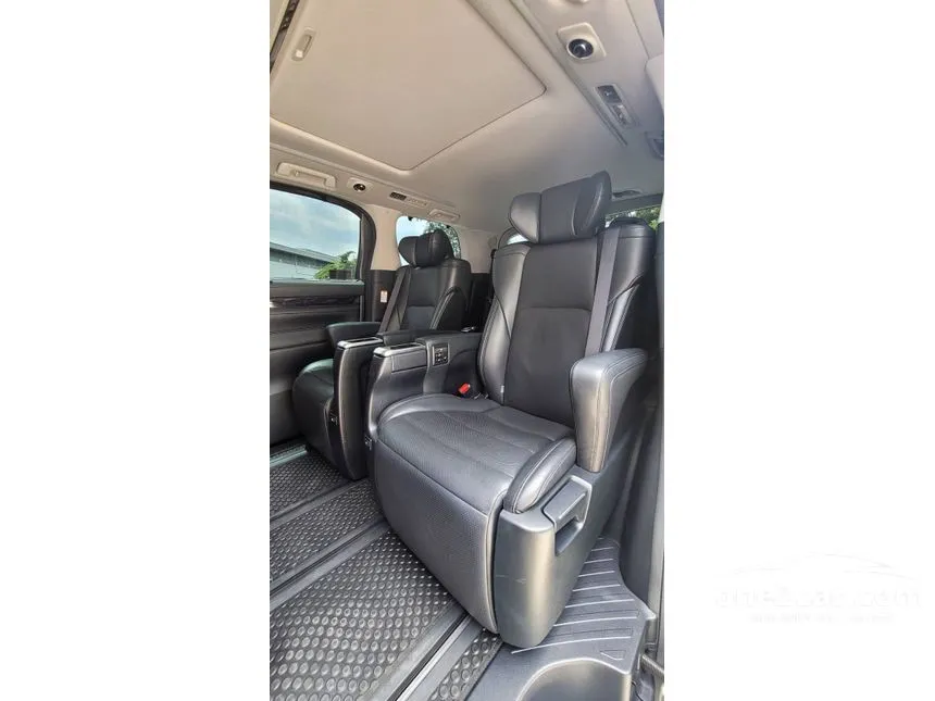 2018 Toyota Vellfire V Van