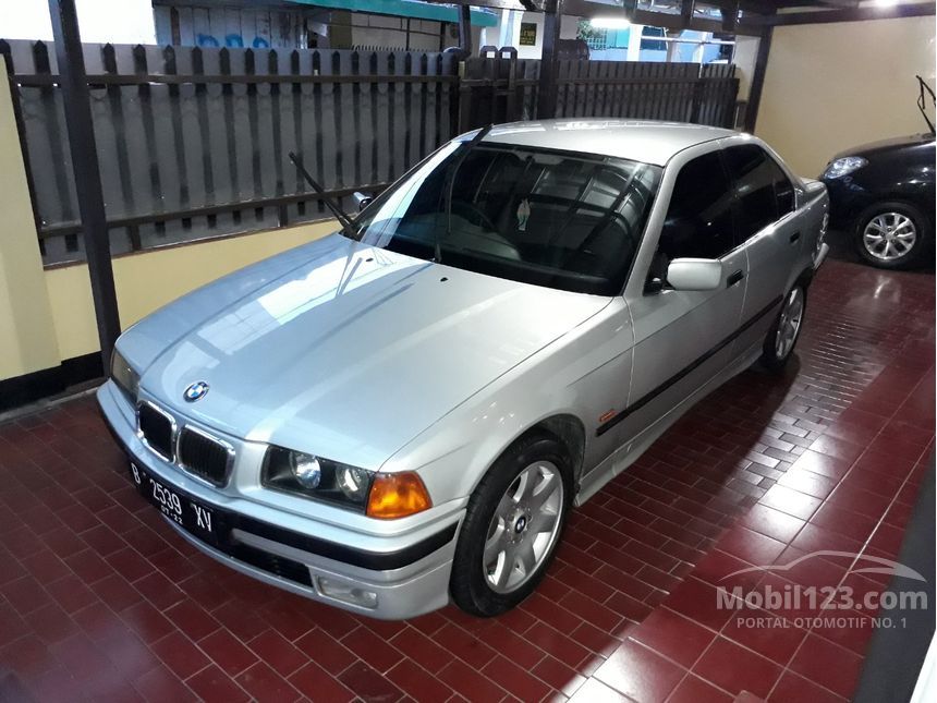  Jual  Mobil  BMW  318i 1997 E36  1 8 Manual 1 8 di DKI Jakarta 