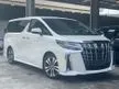 Recon 2018 Toyota Alphard 2.5 SC Package MPV SUNROOF DIM BSM ALPINE SET UNREG