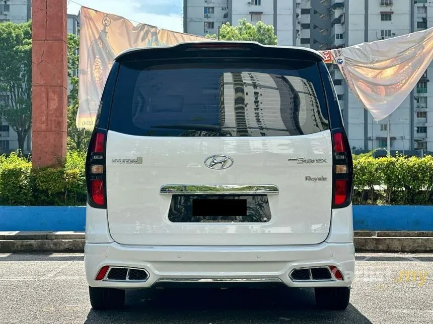 2017 Hyundai Grand Starex Royale MPV
