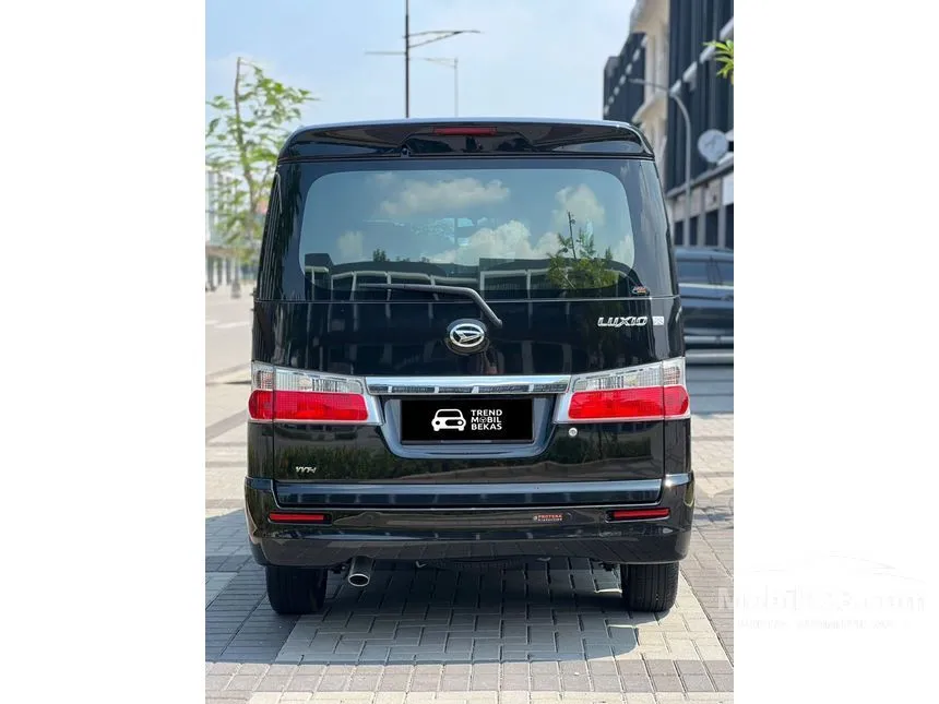 2025 Daihatsu Luxio X Van