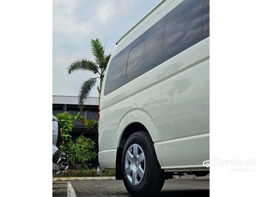 2025 Toyota Hiace Commuter Van