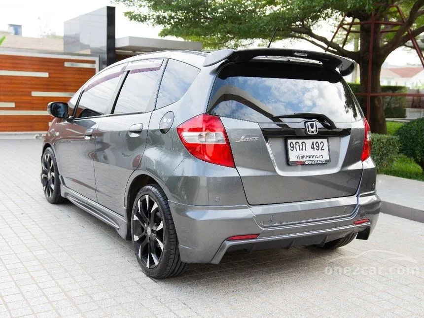 2011 Honda Jazz S i-VTEC Hatchback