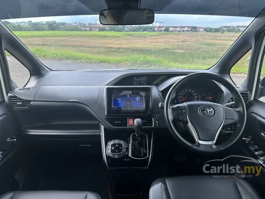 2018 Toyota Voxy V MPV