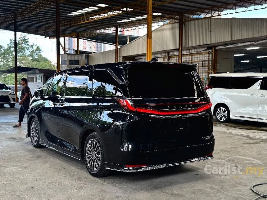2024 Lexus LM 500h Version L 6 Seater MPV