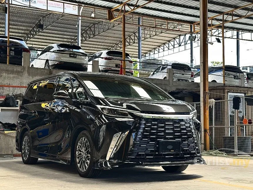 2024 Lexus LM 500h Version L 6 Seater MPV