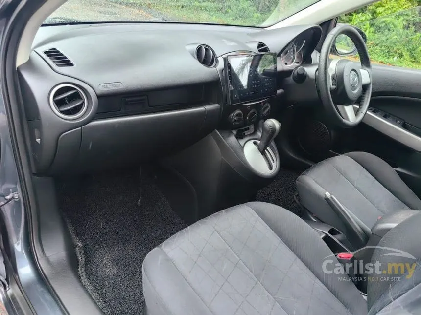 2012 Mazda 2 V Sedan