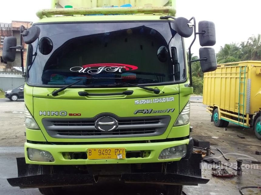 2014 Hino FM SERIES Trucks
