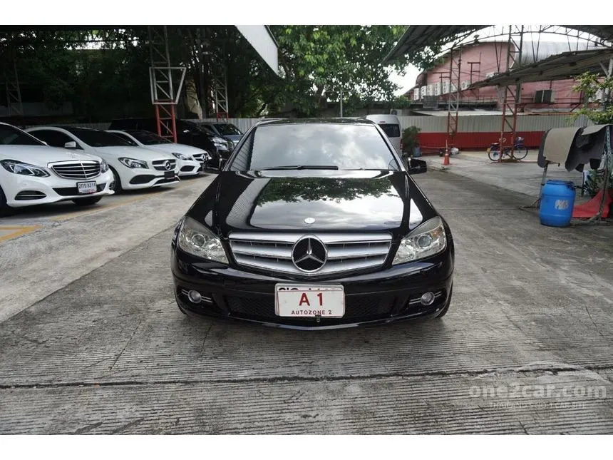2011 Mercedes-Benz C200 CGI BlueEFFICIENCY Sedan