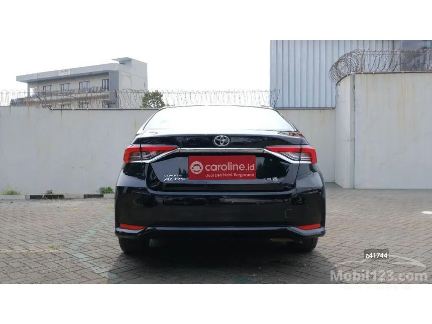 2021 Toyota Corolla Altis V Sedan