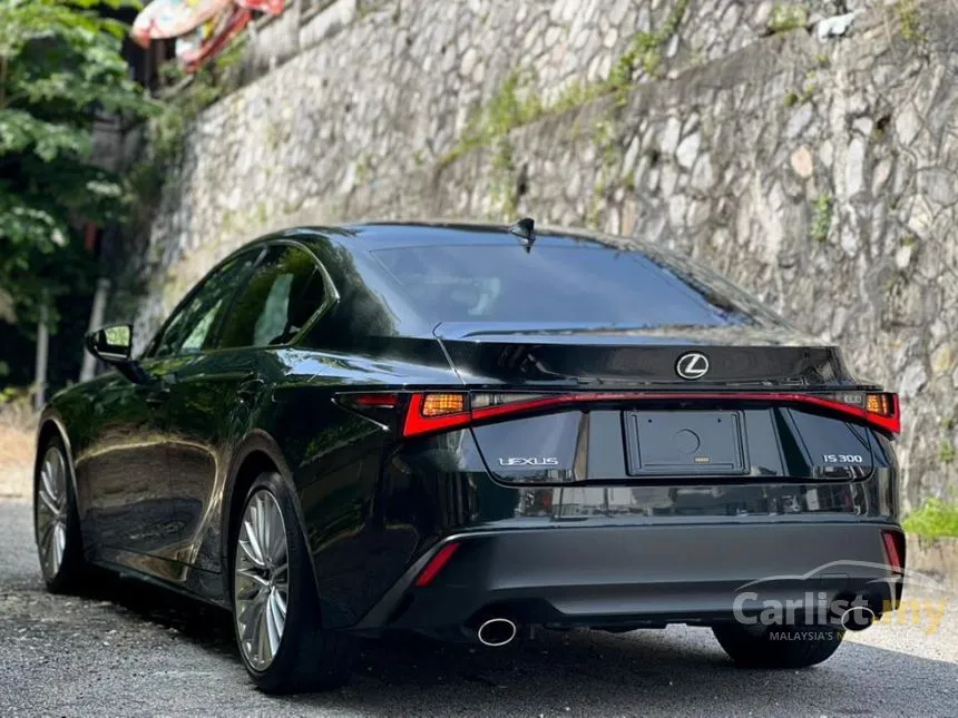 2022 Lexus IS 300 F Sport Sedan