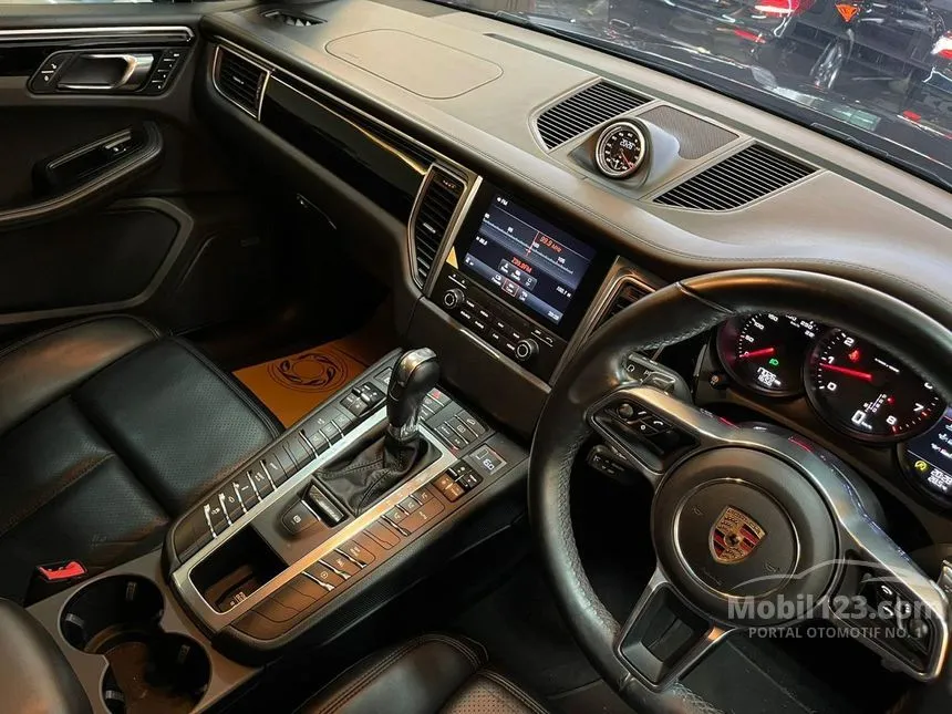 2018 Porsche Macan SUV