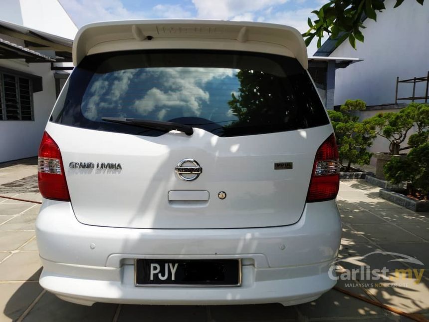 2011 Nissan Grand Livina Luxury MPV
