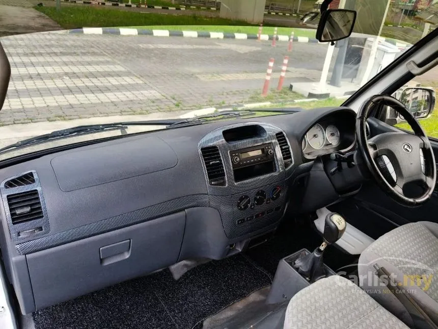 2017 CAM Placer High Roof 14 Seater Van