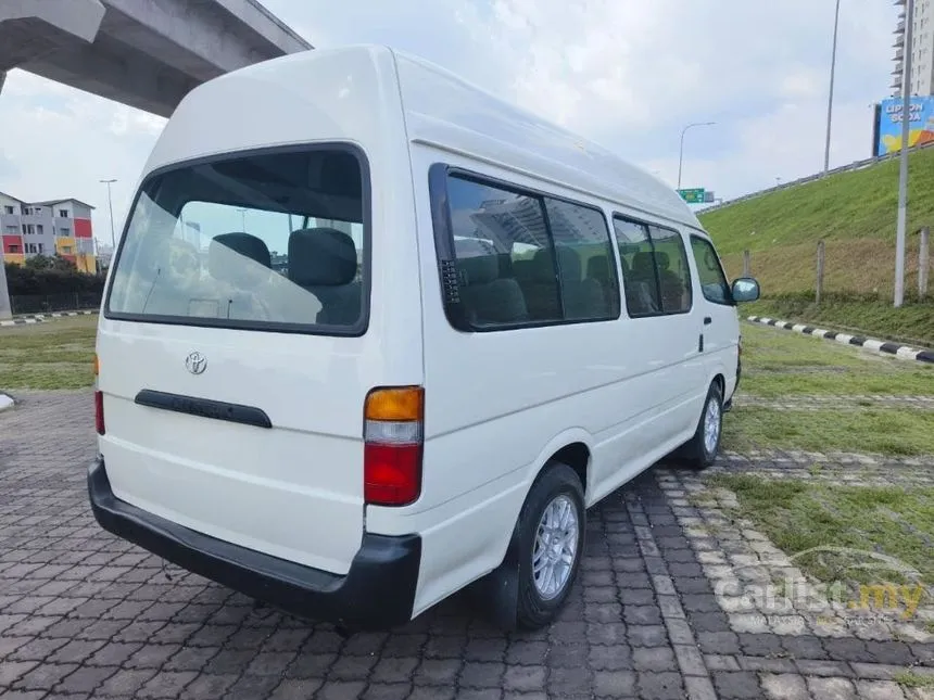 2005 Toyota Hiace Van