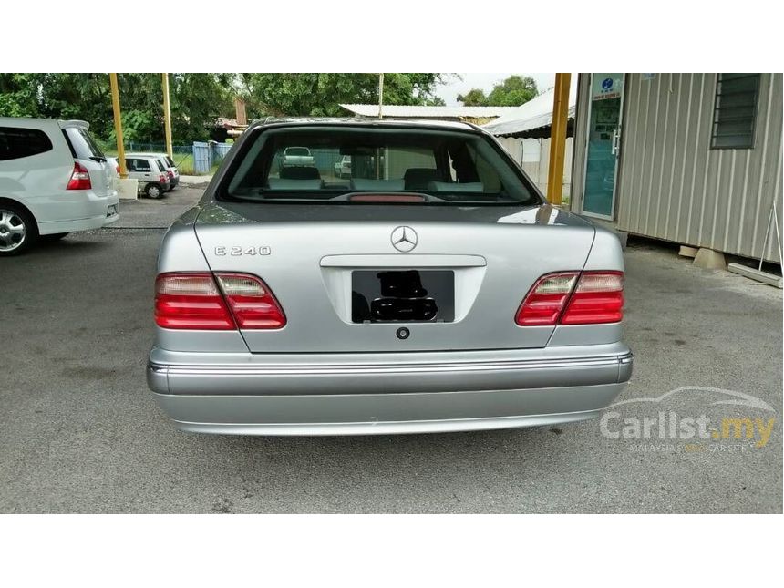 Mercedes-Benz E240 2000 Elegance 2.4 in Pahang Automatic 