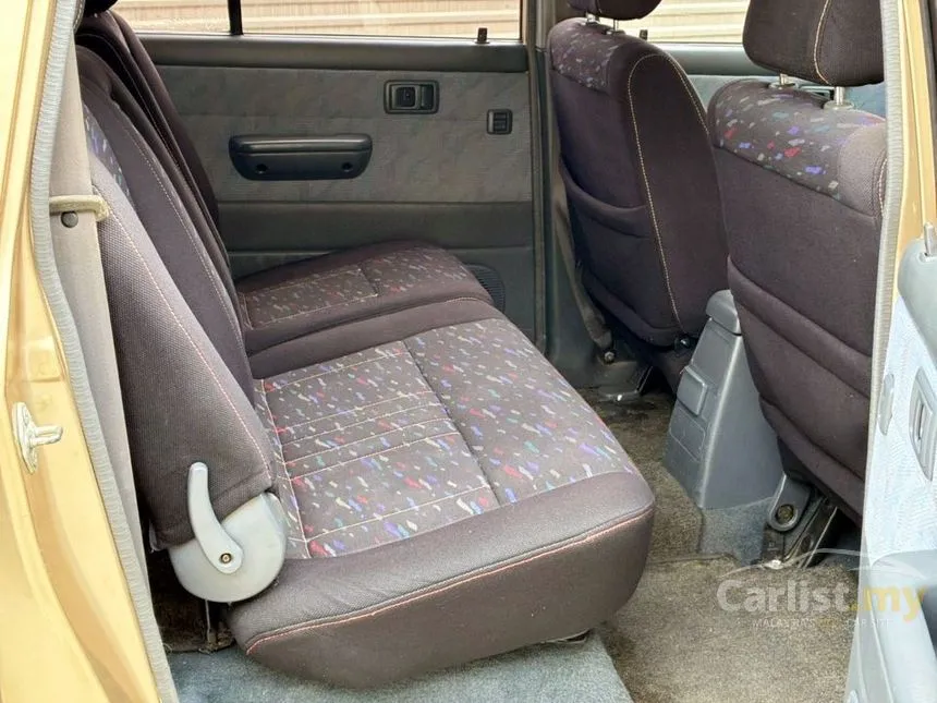 2002 Toyota Unser GLi MPV