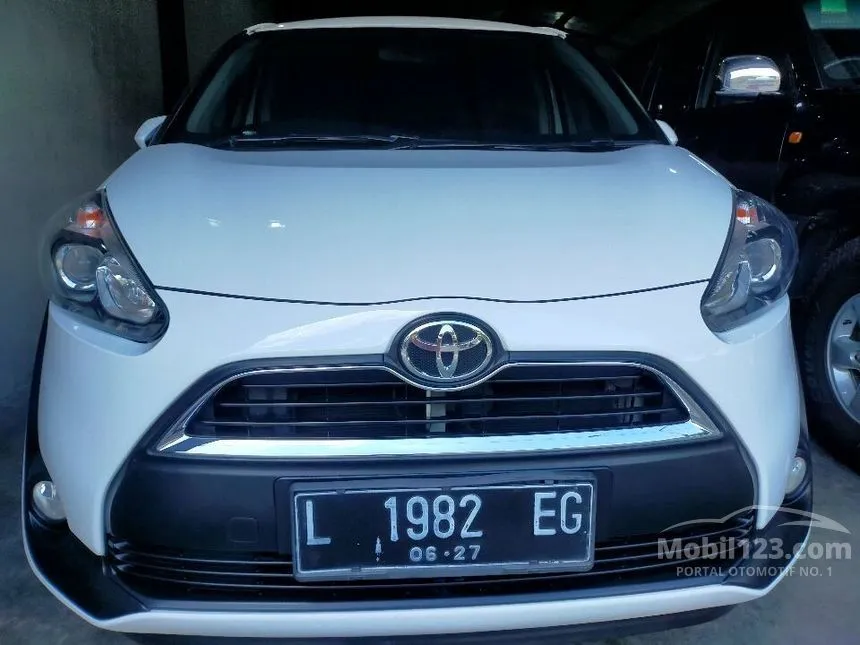 Jual Mobil Toyota Sienta 2017 V 1.5 di Jawa Timur Automatic MPV Putih Rp 188.000.000