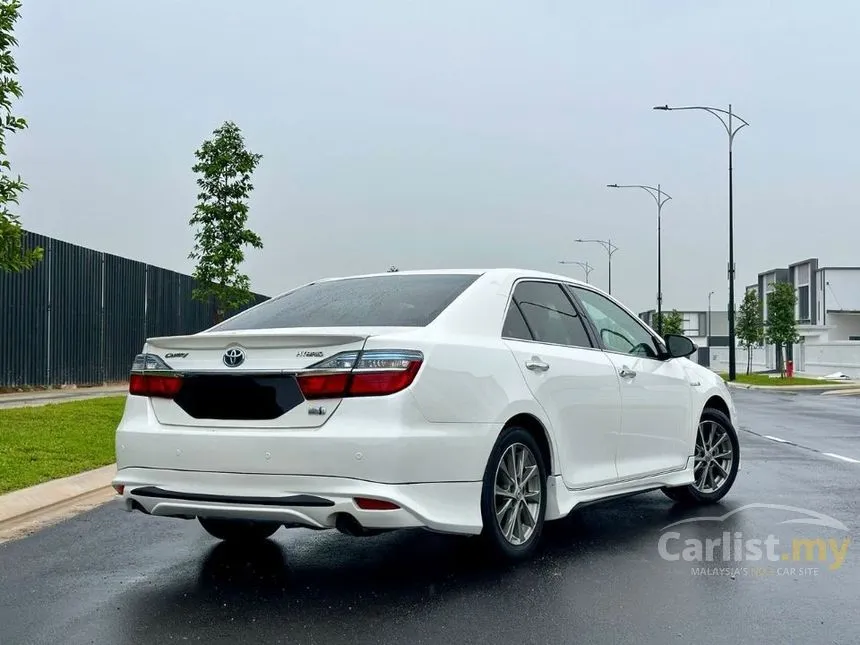 2017 Toyota Camry Hybrid Luxury Sedan
