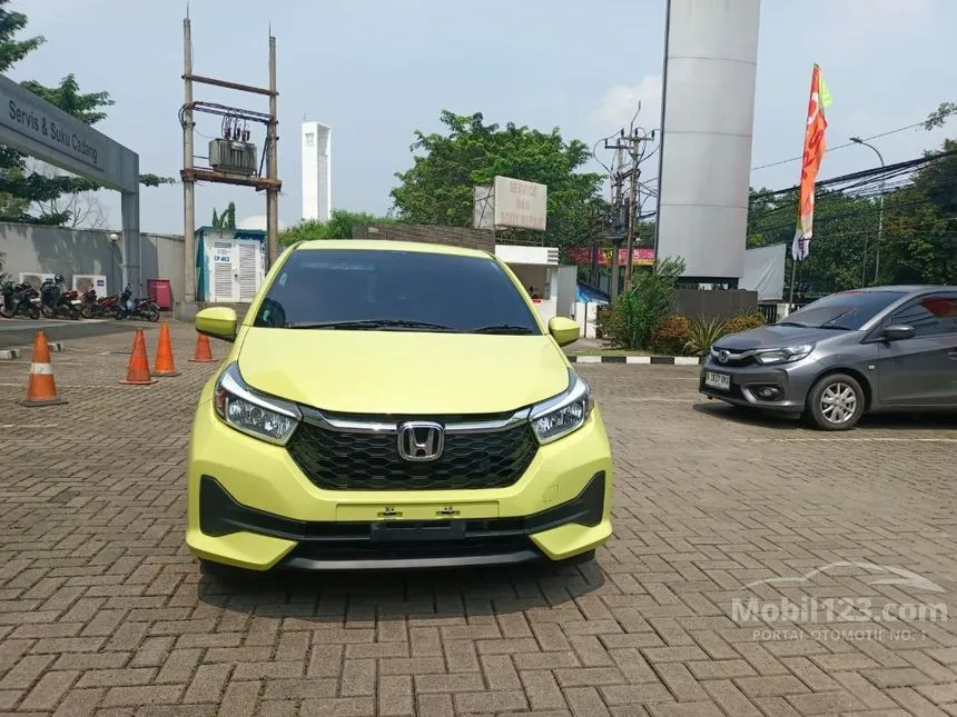 Jual Mobil Honda Brio 2024 E Satya 1.2 di DKI Jakarta Automatic Hatchback Kuning Rp 158.000.000