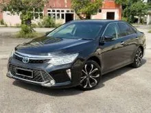 2017 Toyota Camry 2.5 Hybrid Luxury Sedan