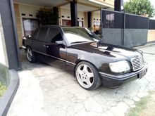 1989 Mercedes-Benz 300E 3.0 Sedan