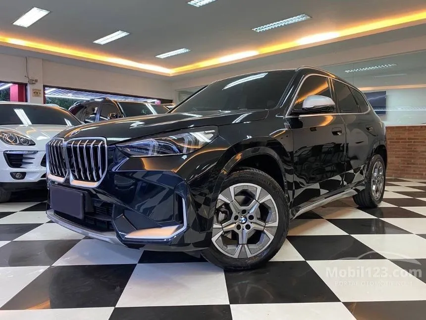 Jual Mobil BMW X1 2023 sDrive18i xLine 1.5 di DKI Jakarta Automatic SUV Hitam Rp 810.000.000
