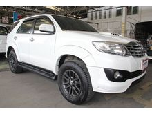2015 Toyota Fortuner 2.5 (ปี 12-15) V SUV AT