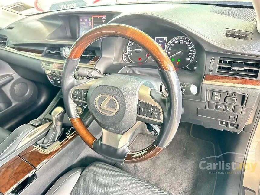 2015 Lexus ES250 Luxury Sedan