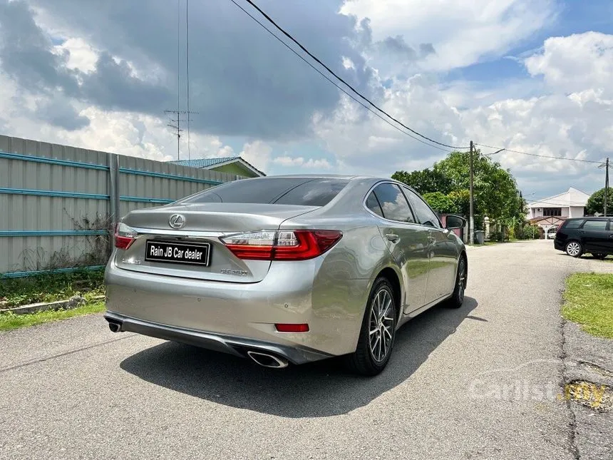 2015 Lexus ES250 Luxury Sedan