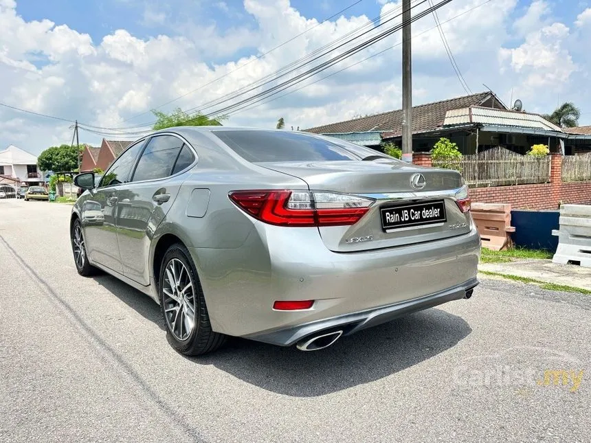 2015 Lexus ES250 Luxury Sedan