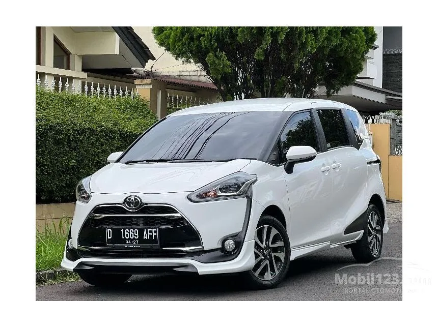 Jual Mobil Toyota Sienta 2017 Q 1.5 di Jawa Barat Automatic MPV Putih Rp 215.000.000