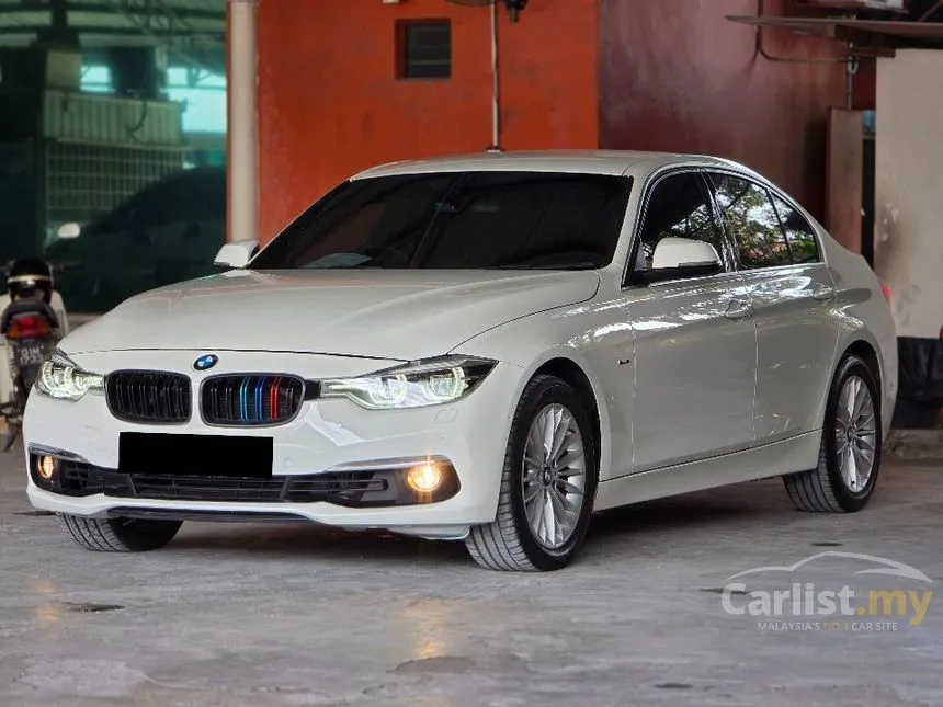 2019 BMW 318i Luxury Sedan