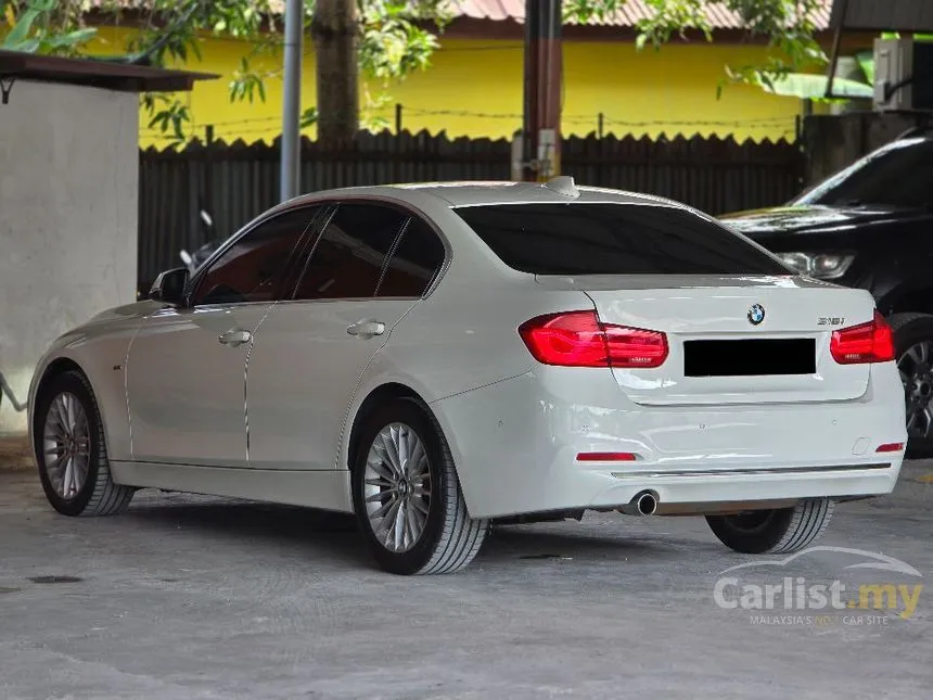 2019 BMW 318i Luxury Sedan