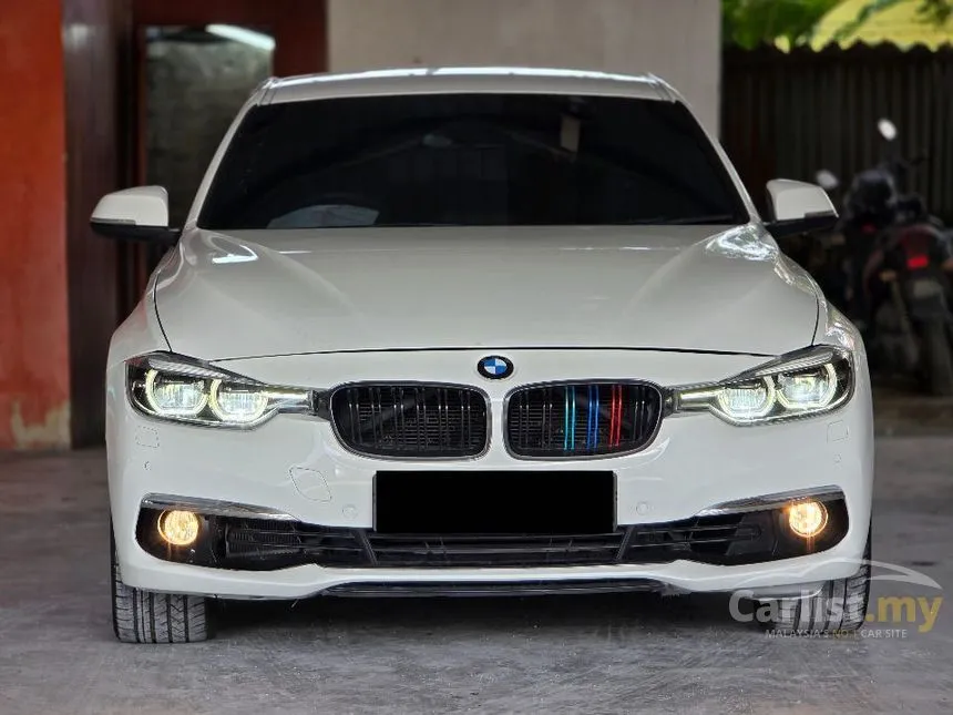 2019 BMW 318i Luxury Sedan