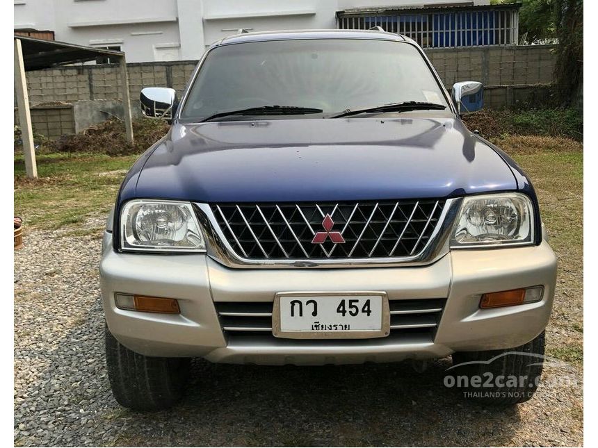 2002 Mitsubishi Strada G-Wagon GLS SUV