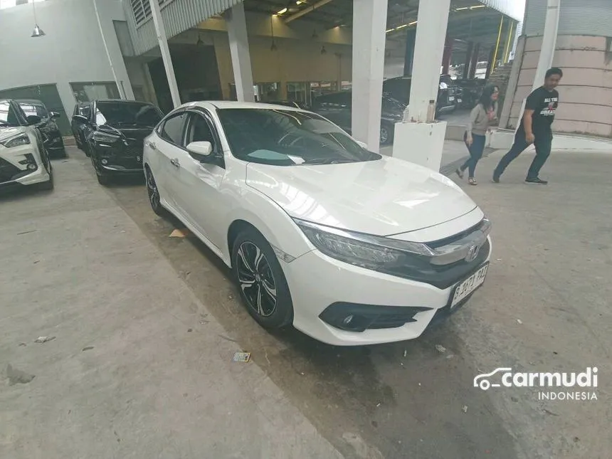 2018 Honda Civic ES Sedan