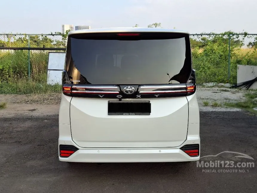 2025 Toyota Voxy (Premium Color) MPV