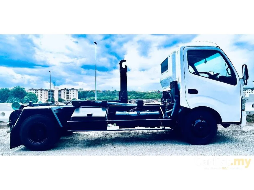 2013 Hino 300 Series WU710R-HKMML3 Lorry