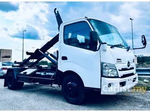 2013 Hino 300 Series 4.0 WU710R-HKMML3 Lorry