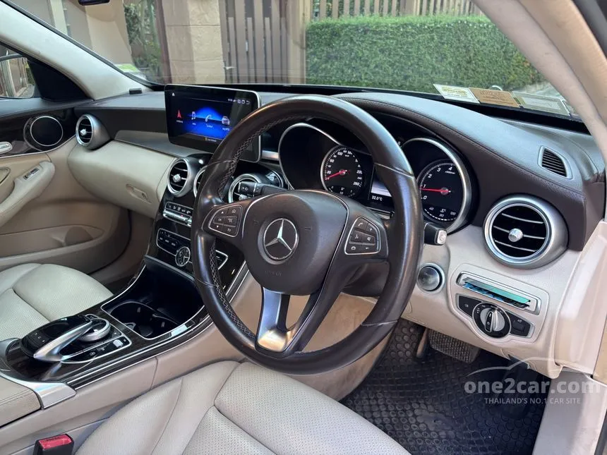 2015 Mercedes-Benz C180 Sedan