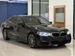 Recon 2019 BMW 530i 2.0 M Sport NEW FACELIFT BLACK INTERIOR BODYKIT SPORT RIM DVD 4-CAM PARK ASSIST i-DRIVE MULTI FUNCTION STEERING PADDLE SHIFT PUSH START - Cars for sale