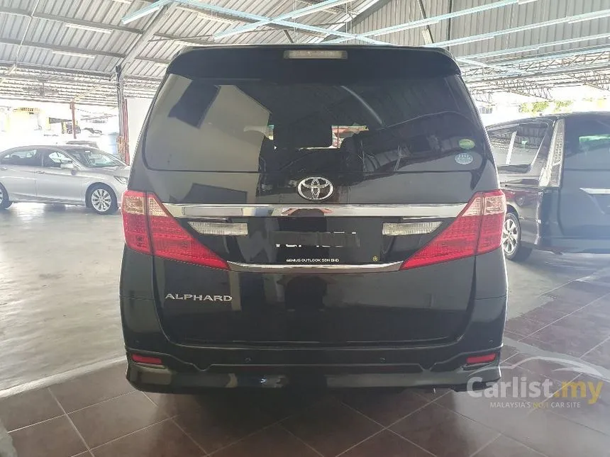 2013 Toyota Alphard MPV