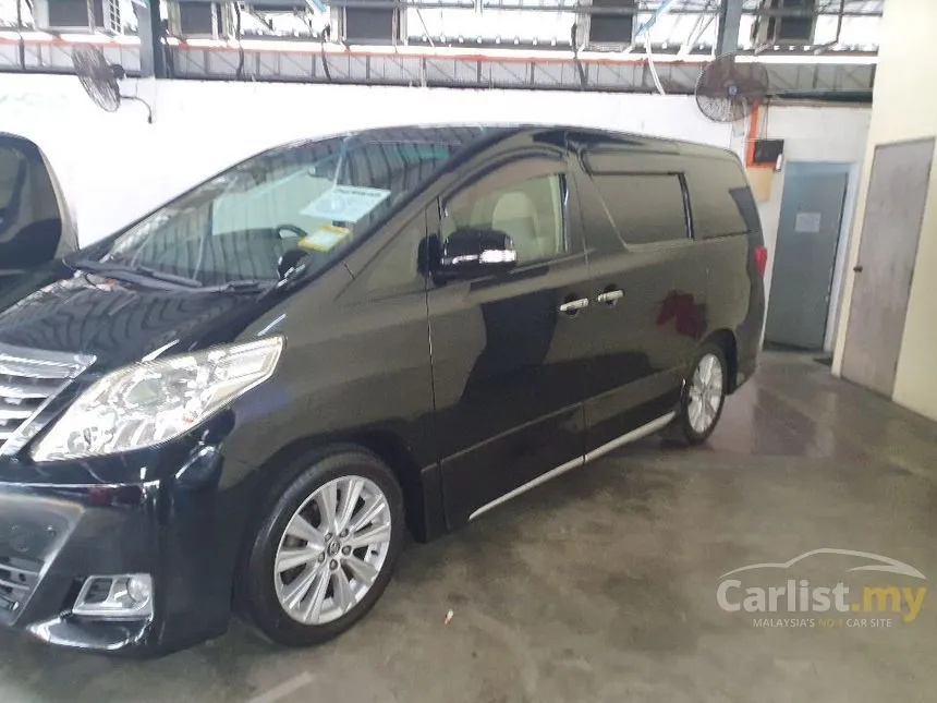 2013 Toyota Alphard MPV