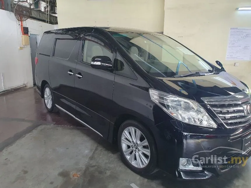 2013 Toyota Alphard MPV