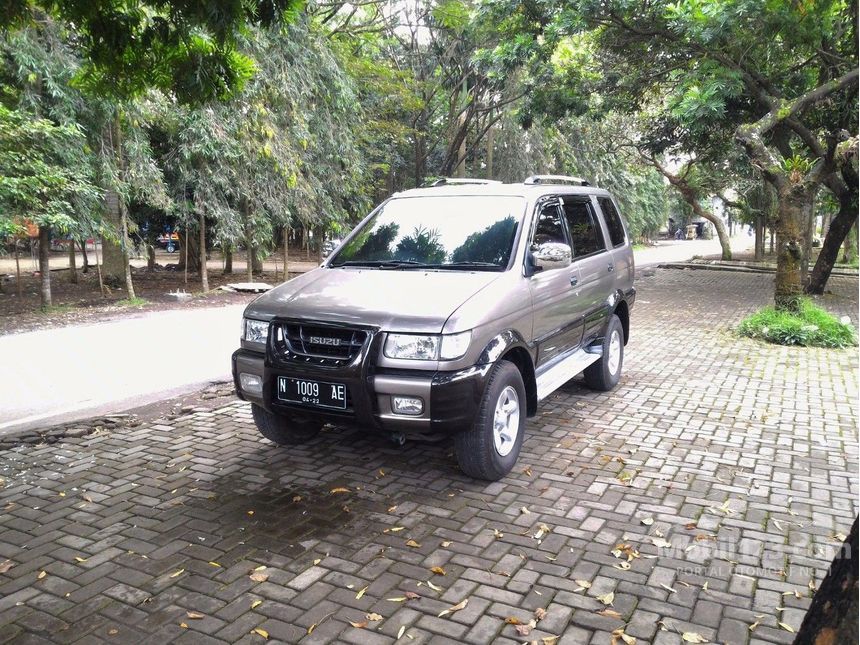 Jual Mobil  Isuzu  Panther  2002 TOURING  2 5 di Jawa  Timur  