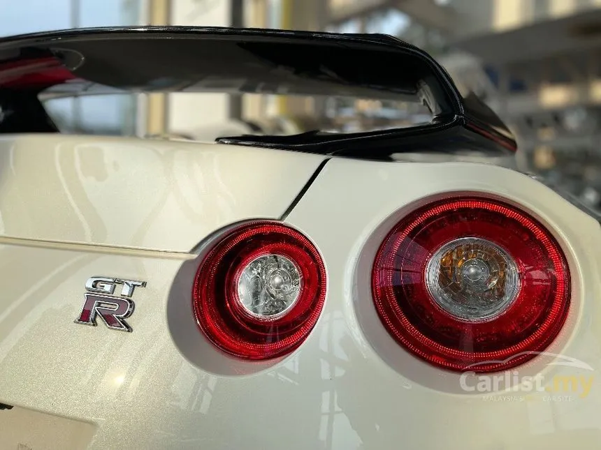2018 Nissan GT-R Prestige Coupe